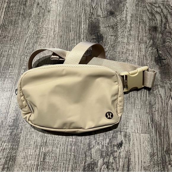 lululemon athletica Handbags - Lululemon Everywhere Belt Bag - USED ONCE!